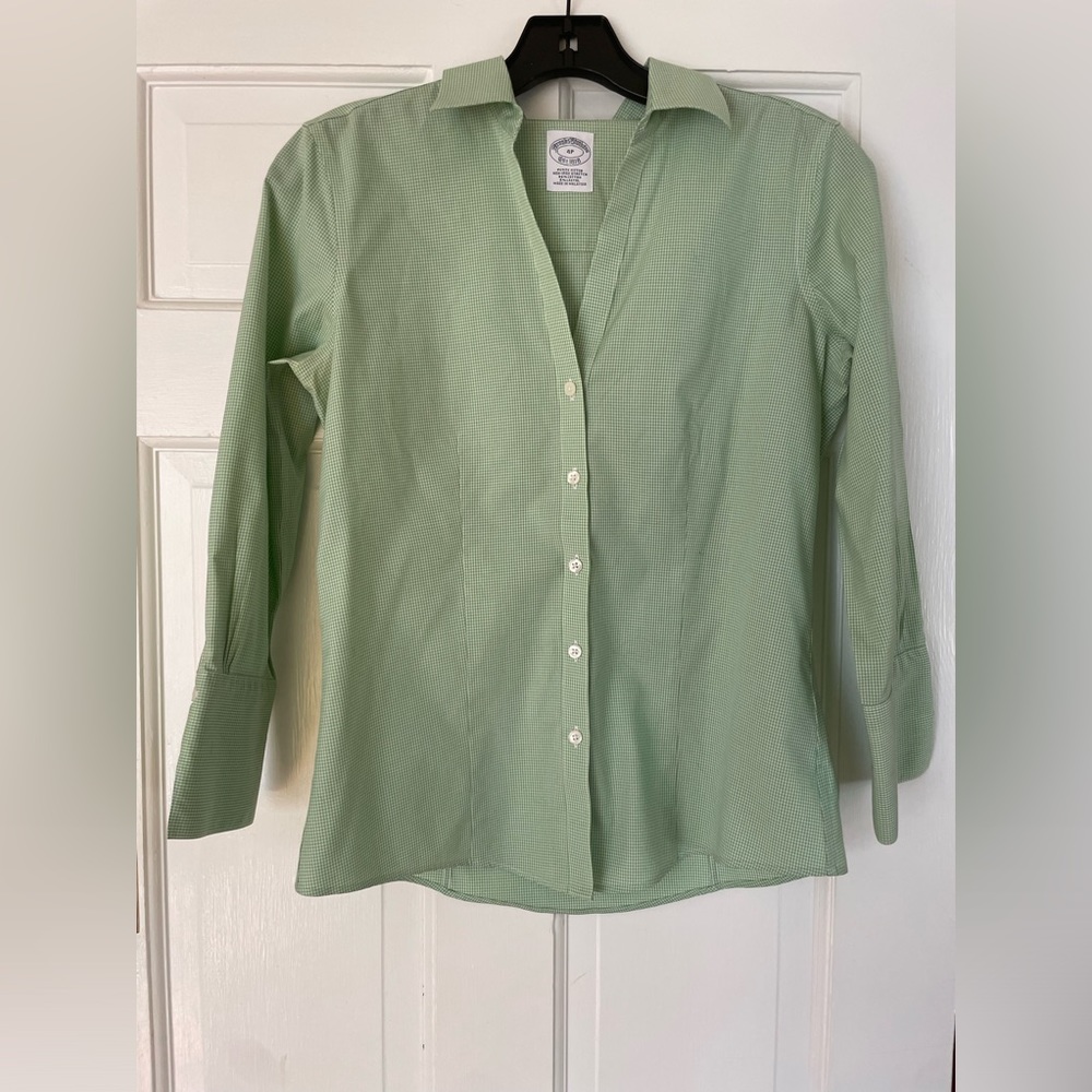 Beautiful Brooks Brothers Green Checked Petite 3/4 Sleeve Button Down Top 4P